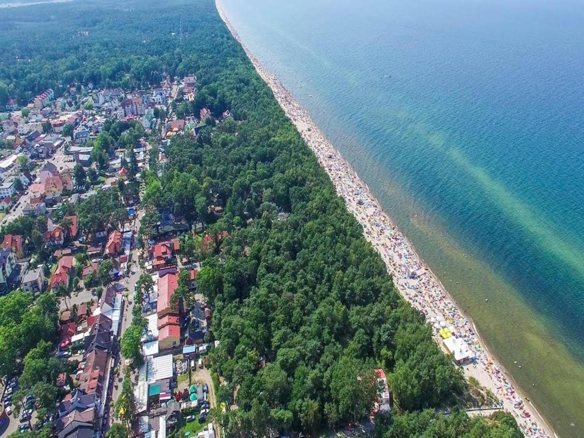 Spacious Holiday Homes Near The Beach In Поберово Экстерьер фото